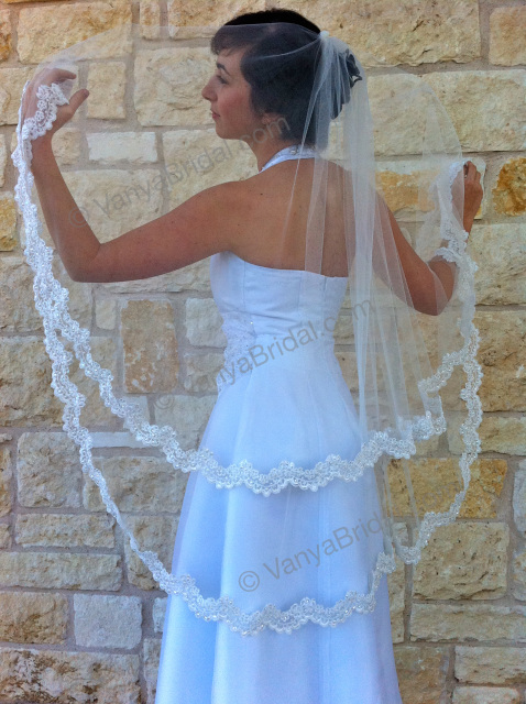 Two tier lace veil in fingertip length, Bridal lace veil with two layers  and beaded scalloped lace edge design, Wedding lace veil, Vancheto